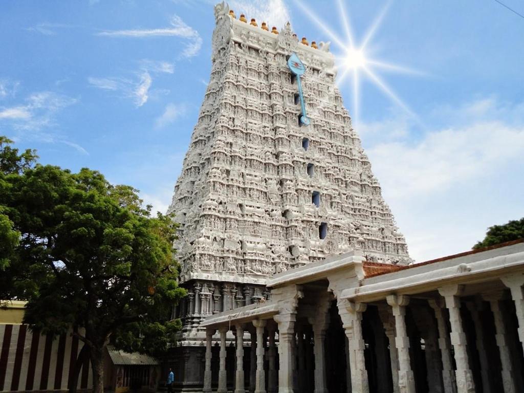 Thiruchendur Stayz Vairavel Residency Tiruchchendūr Dış mekan fotoğraf