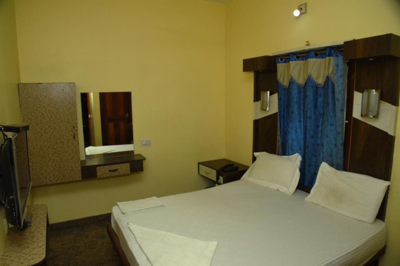 Thiruchendur Stayz Vairavel Residency Tiruchchendūr Dış mekan fotoğraf