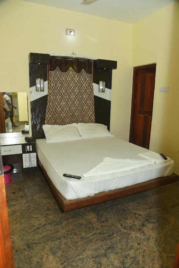 Thiruchendur Stayz Vairavel Residency Tiruchchendūr Dış mekan fotoğraf