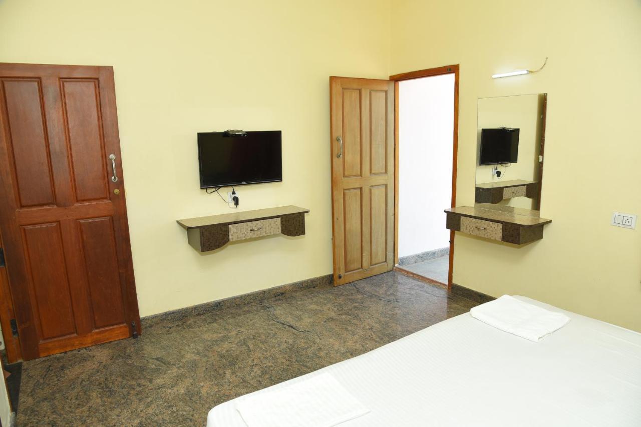 Thiruchendur Stayz Vairavel Residency Tiruchchendūr Dış mekan fotoğraf