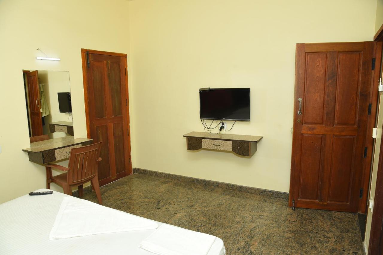 Thiruchendur Stayz Vairavel Residency Tiruchchendūr Dış mekan fotoğraf